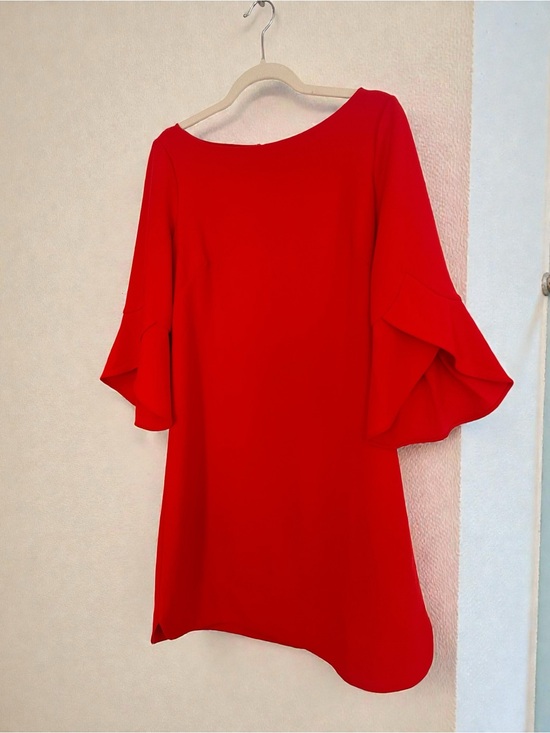 Vince Camuto Dresses & Skirts - Vince Camuto Vibrant Red Dress with Back Zip